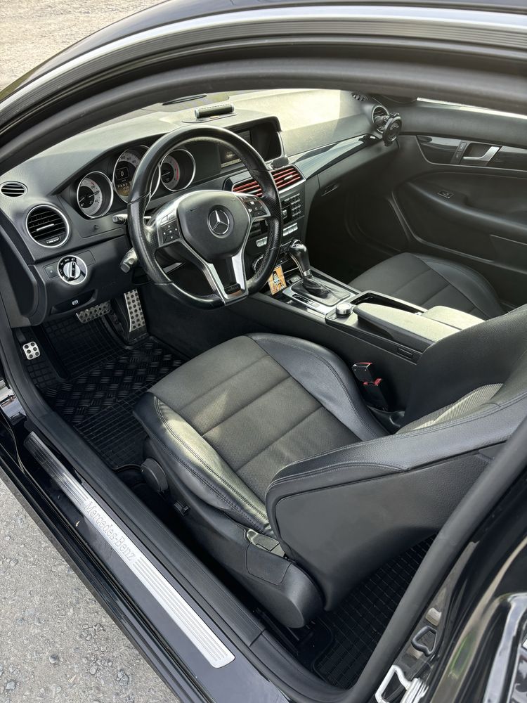 Mercedes-Benz - C220d - coupe - 2012 -