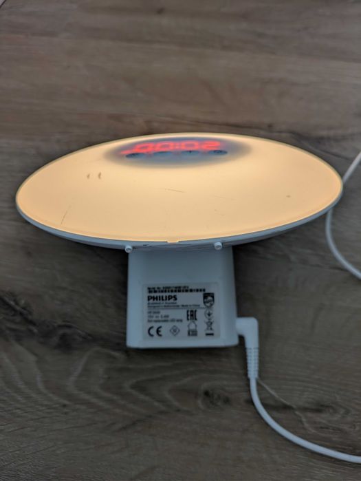 Ceas Philips cu simulare rasarit de soare pe 10 trepte de intensitate