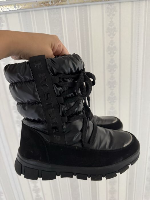 Продам зимние сапоги для девочки 35 размер