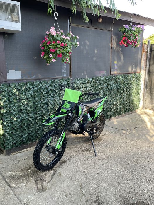 Vand moto cross 125cc ca nou , luat de nou din magazin cu factura