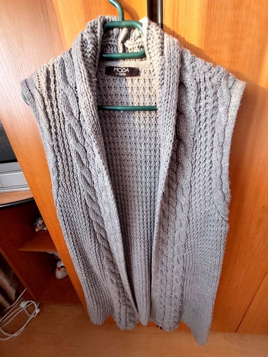 Vând cardigan culoare gri