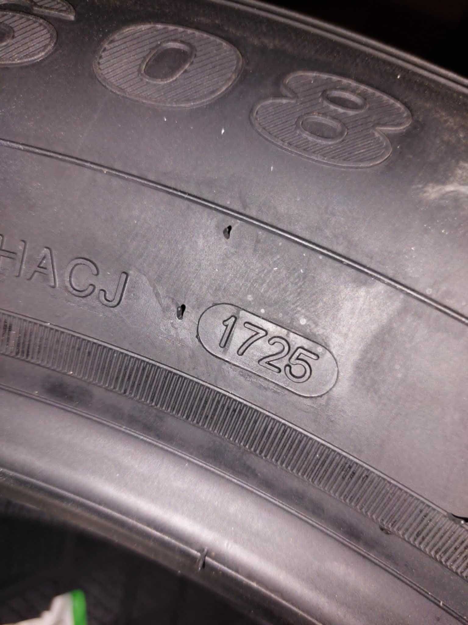 Нови зимни гуми Goodride SW608 SNOWMASTER
225/60 R18 104V XL DOT 17/25
