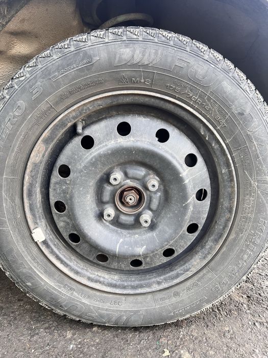 Jante si anvelope iarna 175/70 r14