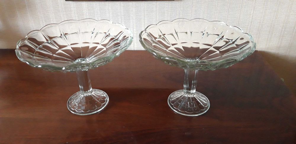 Фруктовницы  и  менажницы.