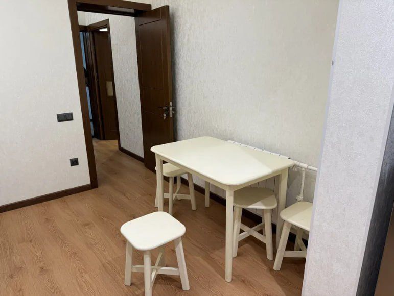 Квартира на Осиё (Ц6) 2/4/9 общ пл 60м  Евро с обстановкой