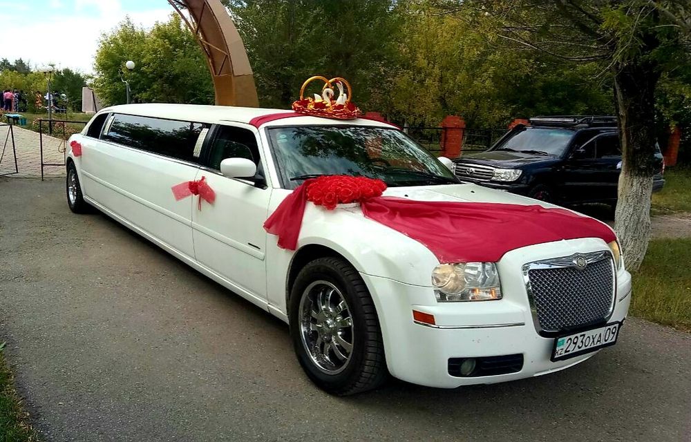 Прокат лимузина,аренда лимузина авто,лимузин крайслер,свадьба,кортеж,т