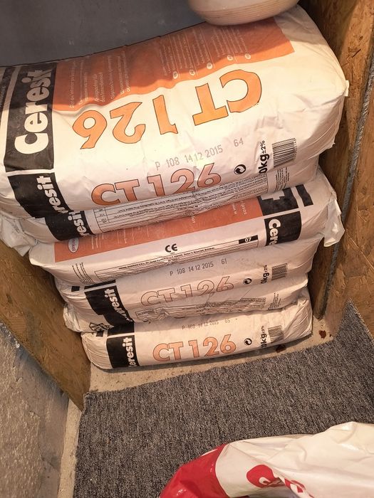 Vând Ceresit CT 126