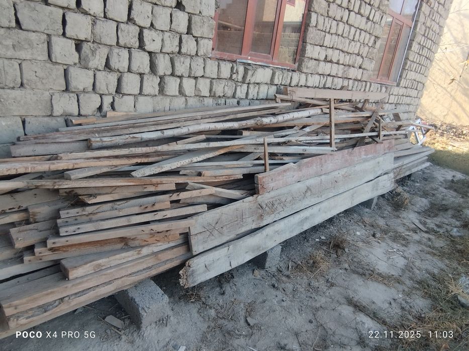 Taxta strapela bololik va boshqalar sotiladi,