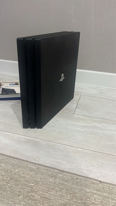 Ps4 продам в отличном состоянии