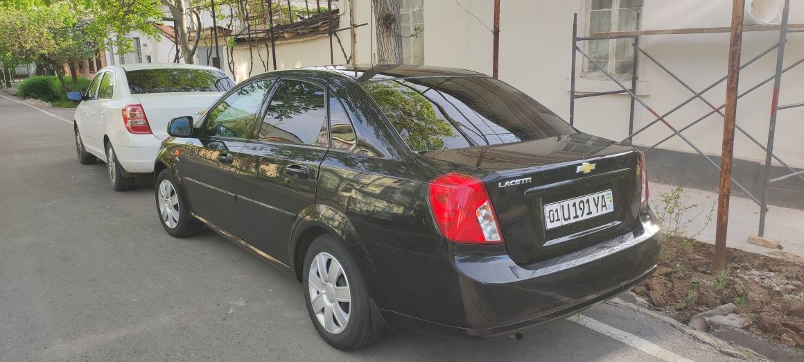 Lacetti 1.6 3-pozitsa luk 2012 Gentra qilingann