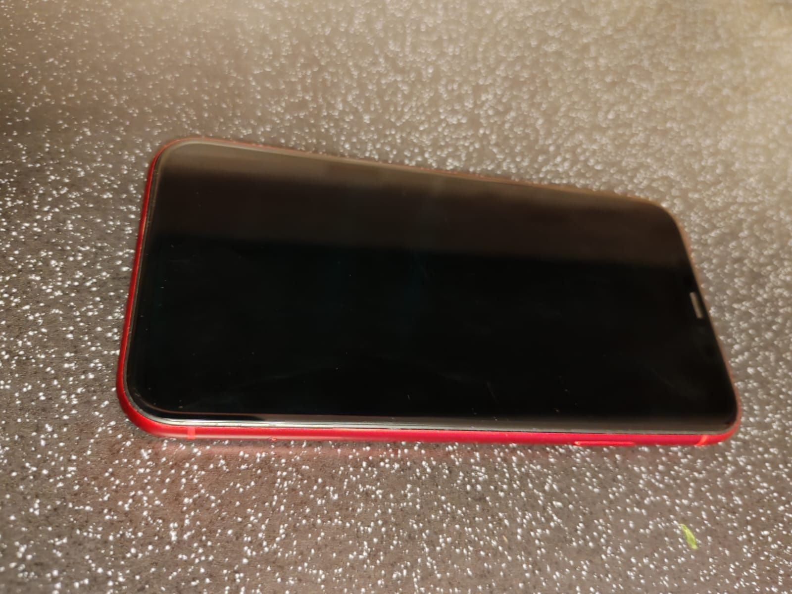 Vand Iphone 11 red