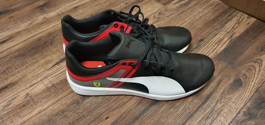 Puma Ferrari noi  marimea 44, originali