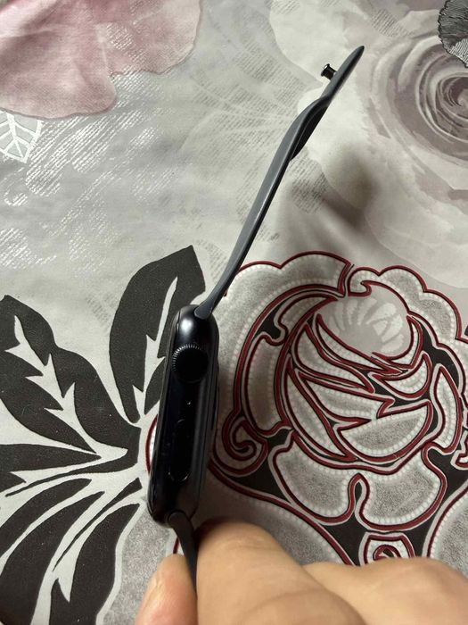 Продавам apple watch SE 2 -gen