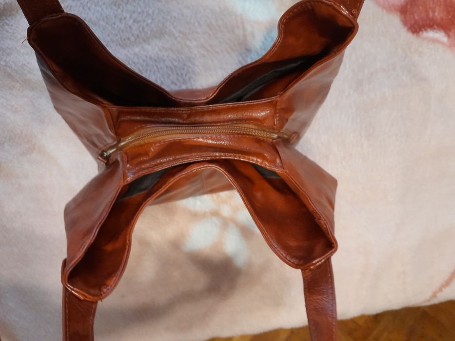 2 genti dama una tip rucsac