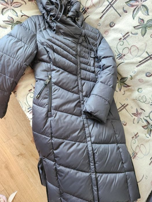 Продам зимние пуховик цена символическую