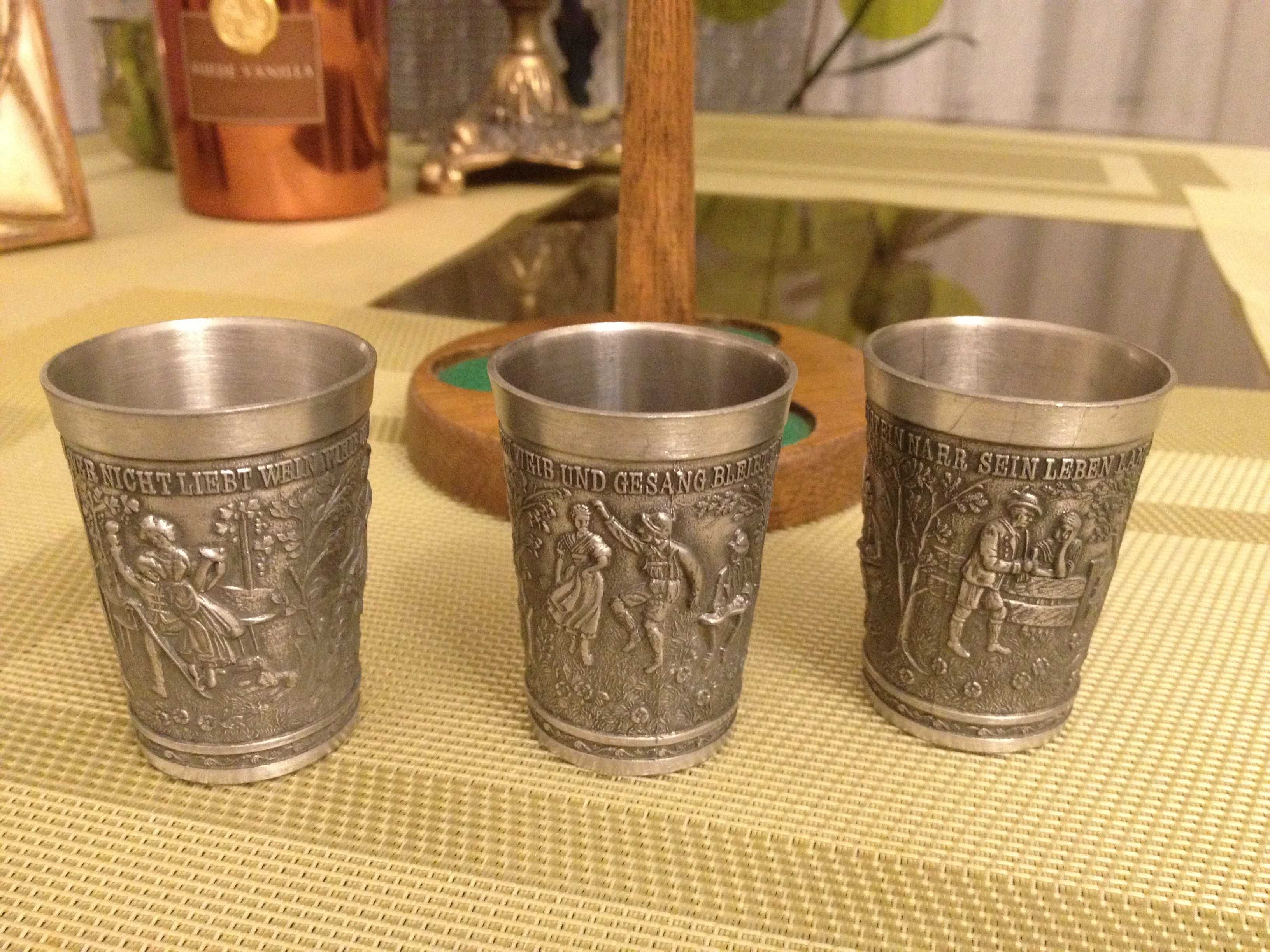 Нови немски стъклени чаши за бира/ Комплект чаши за ракия с поставка