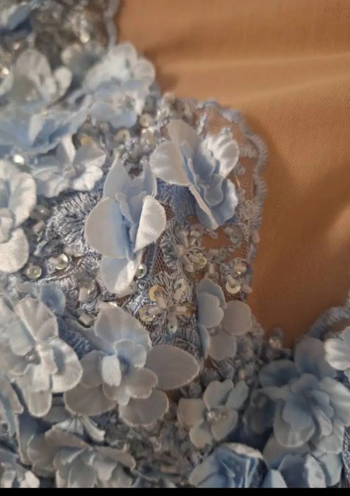 Compleu format din body cu  broderie aplicata manual  și fustă