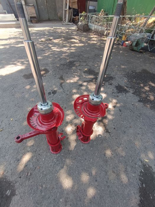 Продам АМОРТИЗАТОРЫ  на ладу калина.