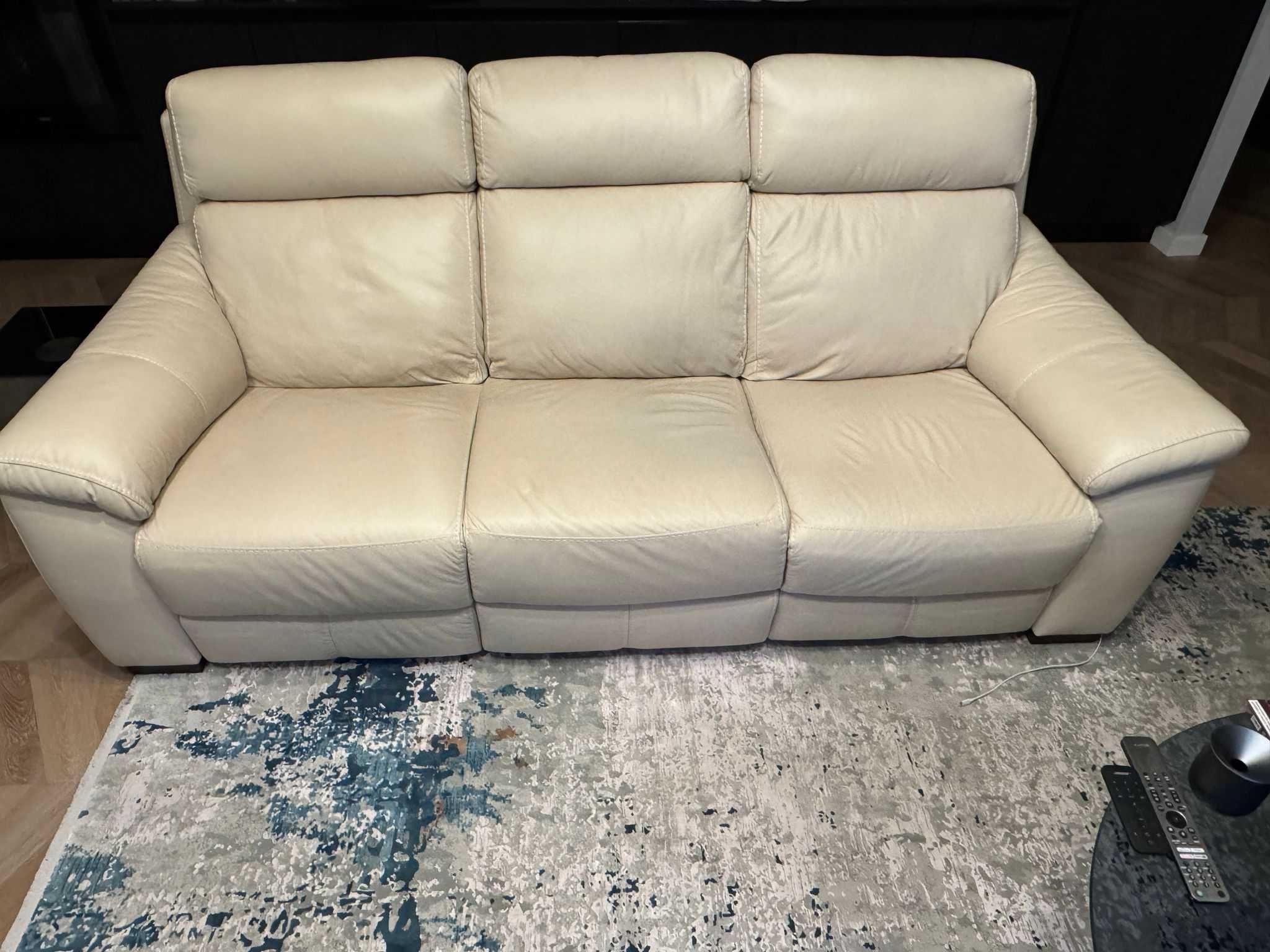 Canapea de piele, de trei locuri cu recliner electric
