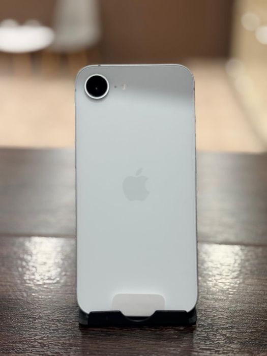 Iphone 16E NOU Desigilat