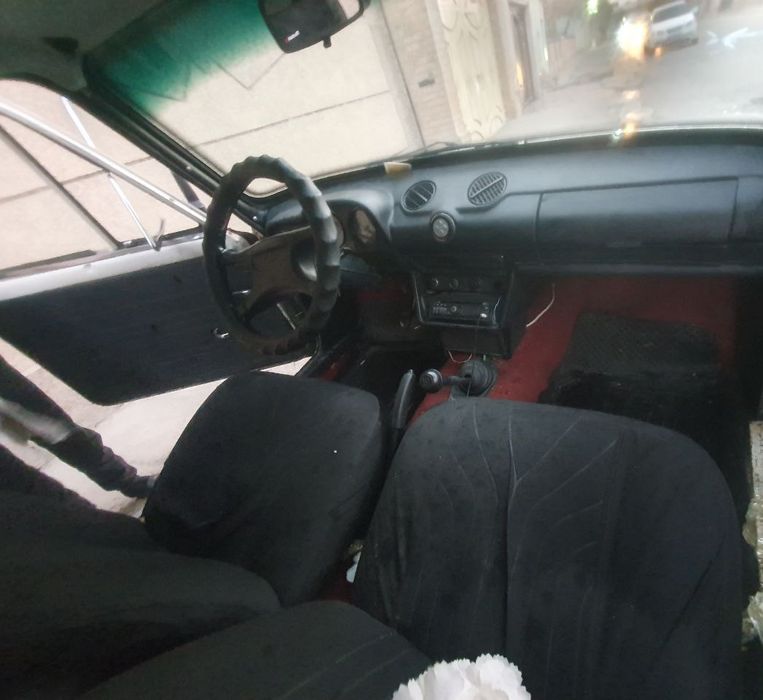 Vaz 2102 srochna sotiladi