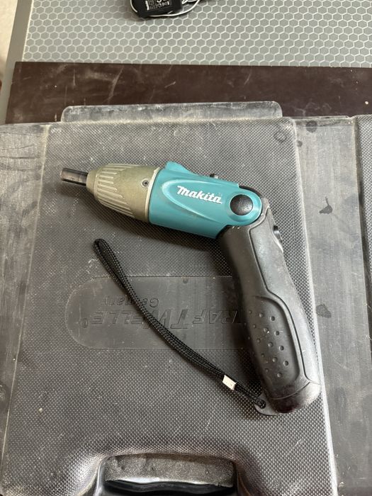 Винтоверт Makita