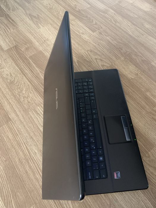 Laptop Asus display mare 17,3 led,500gb mem,4gb ram,baterie buna cu in