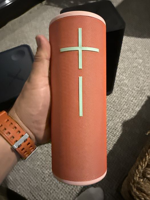 Boxa portabila Logitech Megaboom 4 ,impecabile !