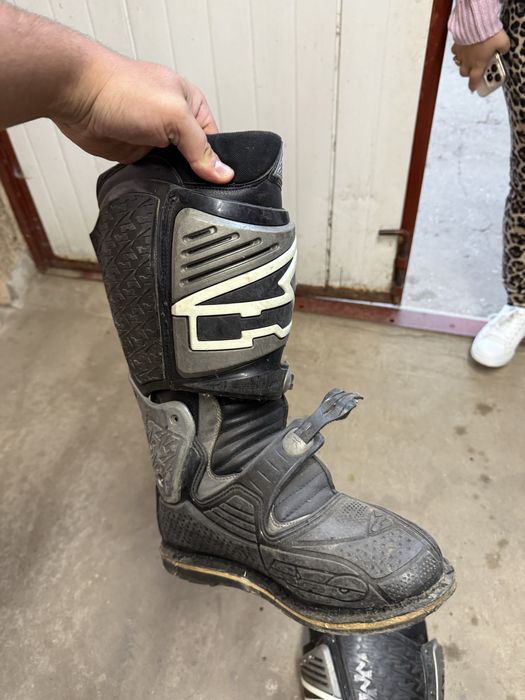 Vând Echipament enduro/motocross