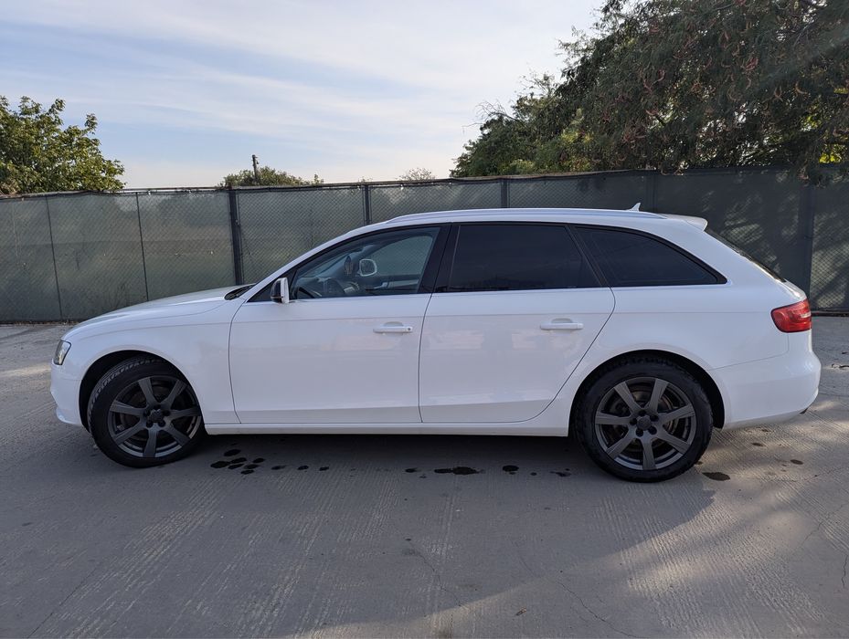 Vand AUDI A4 2014