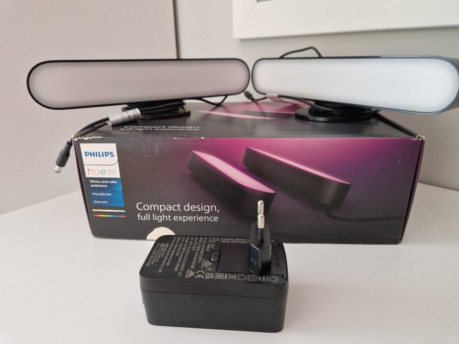 2 лампи LED Philips HUE Play White & Color + Philips hue Bridge