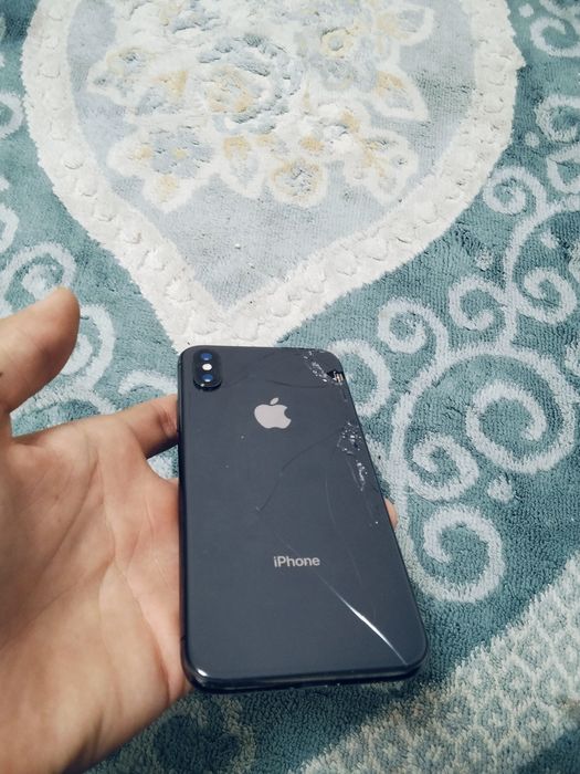 Продам айфон х минусом