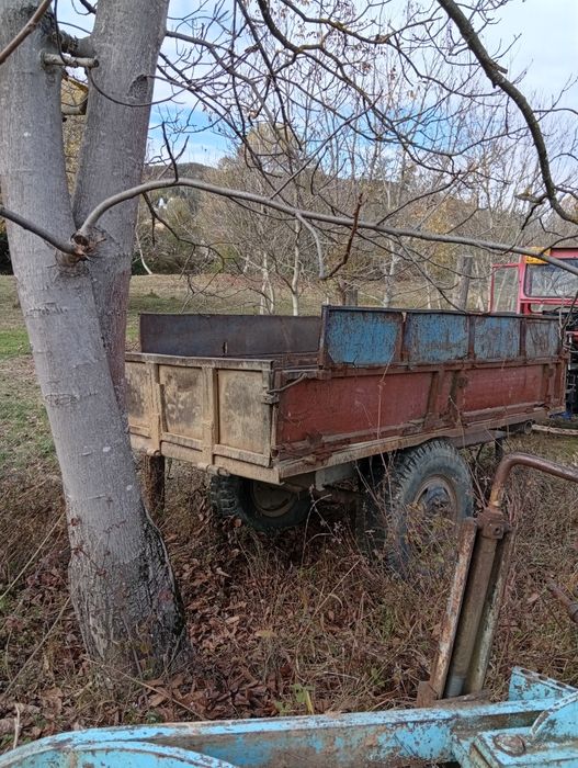 Vând Remorca monoax basculabila,plug pp4, plug pp2 MAT Craiova