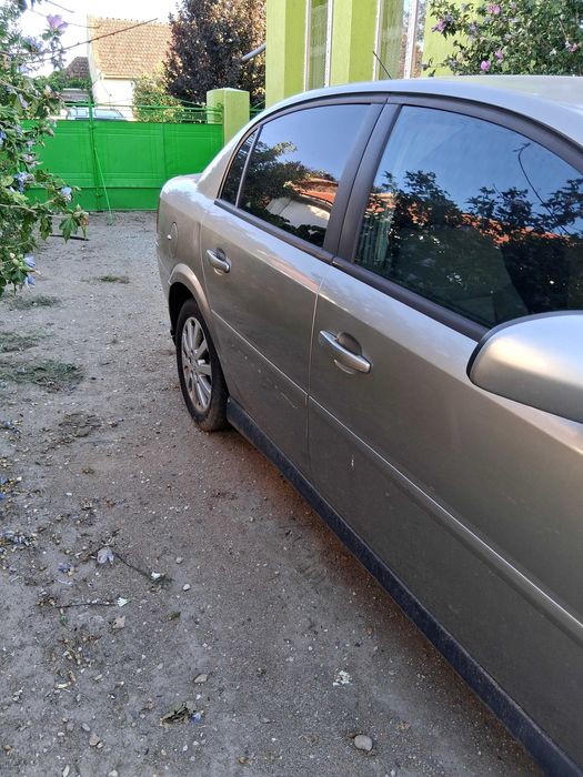 Vând Opel Vectra 2004