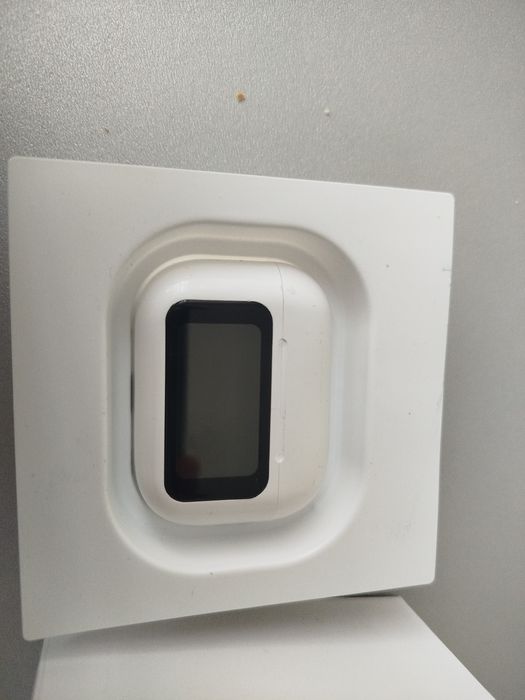 Наушники с экраном