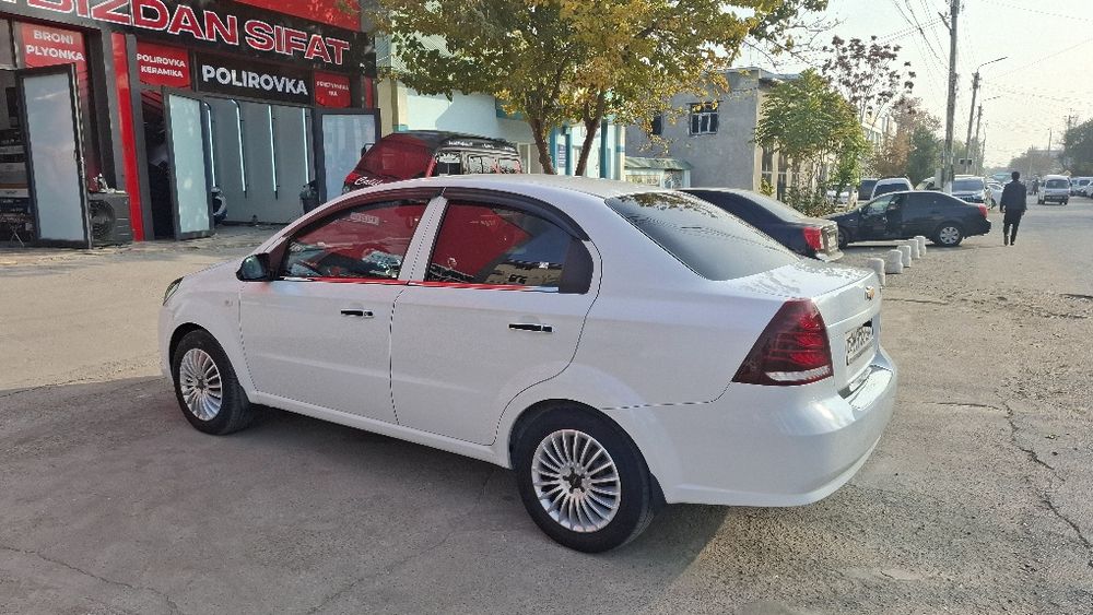 Naxia 3 sotiladi. Holati zoʻr