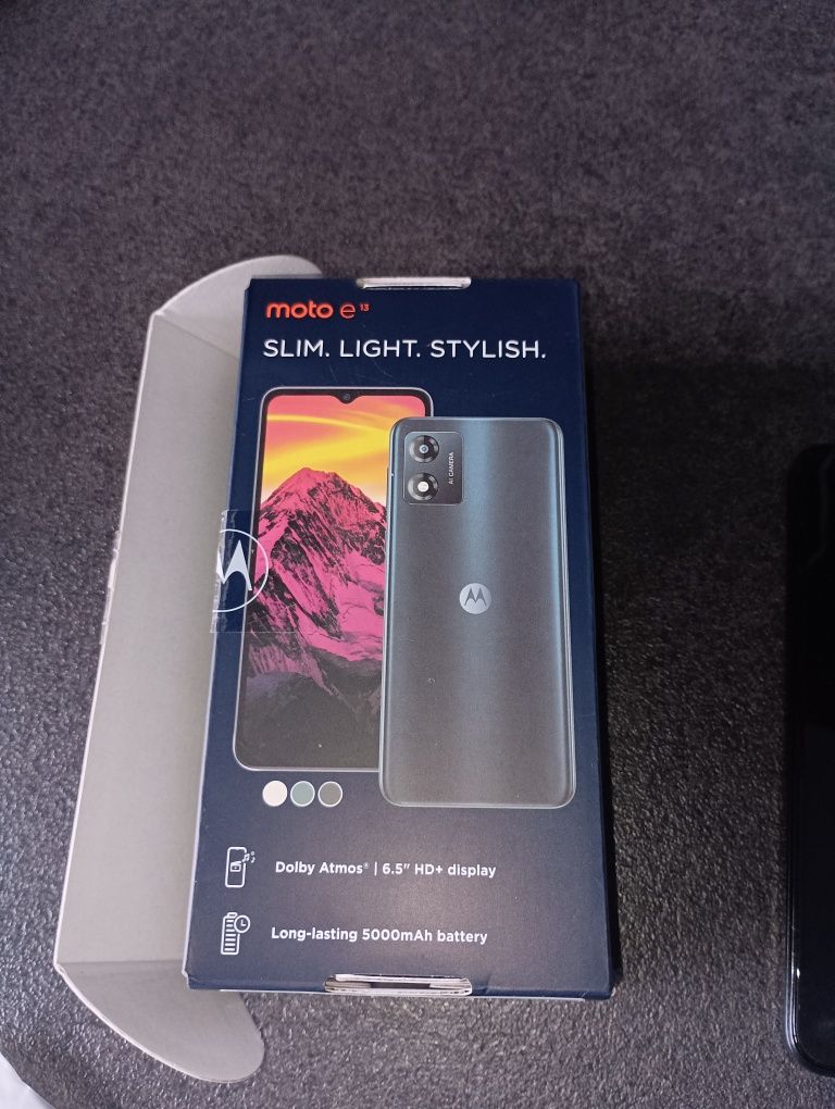 Motorola E13 64GB.