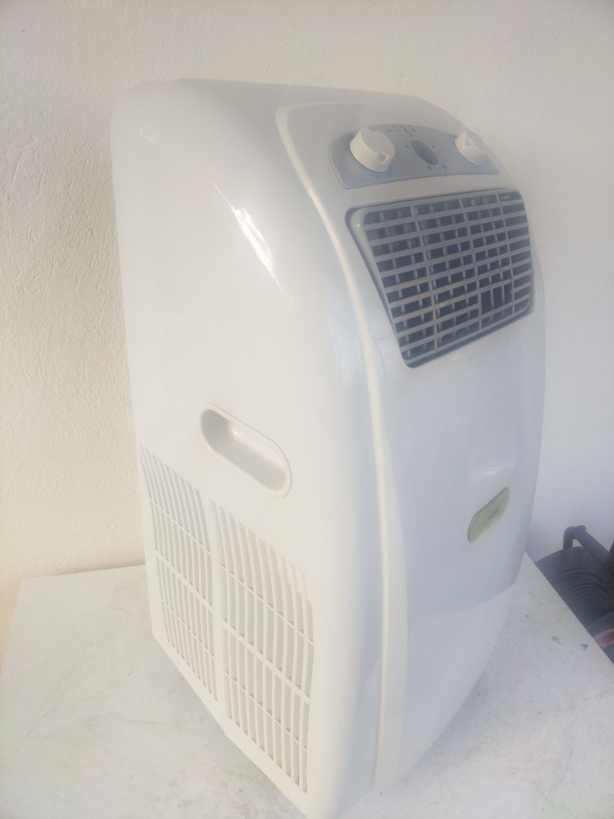 Мобилен климатик SUNTEC 9000BTU 790W
10000BTU
Температурен режим