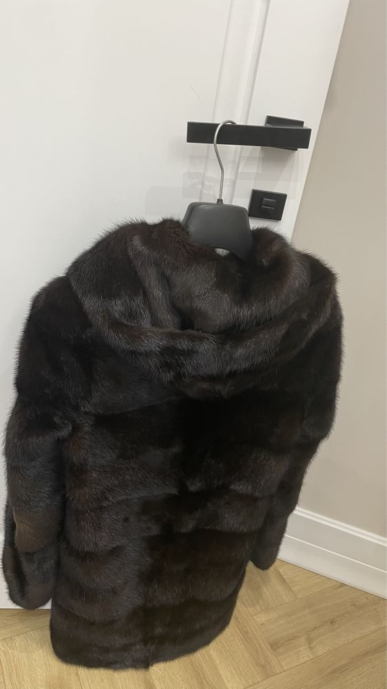 Продам норковую шубу