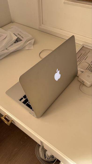 Apple Macbook air