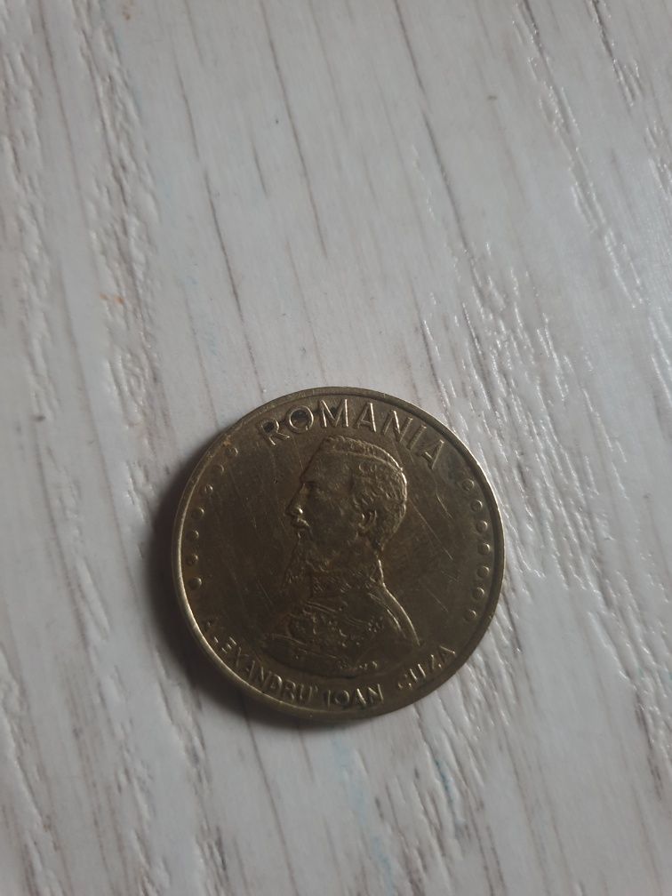 Vând moneda 50lei 1993 am și de 20 lei dar pt ceea ce vedeți în poze
