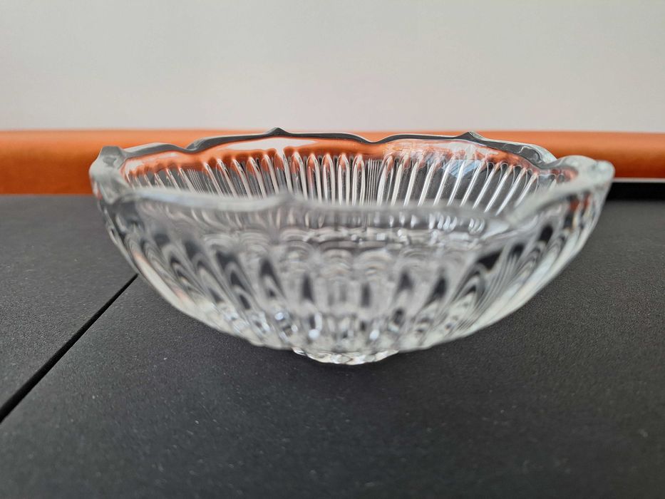 Scrumiera veche din cristal