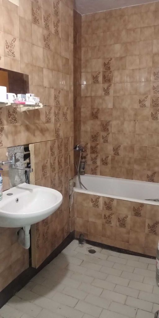 Продава се Тристаен апартамент в Шумен, Добруджански - 88 кв.м за 1073 €/кв.м - Снимка #10