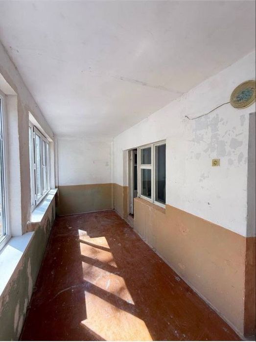 Чирчик 1 м/р Октябрь 2х 58 кв/м 33.000$ Бош толов ва паспорт бн Ипотек