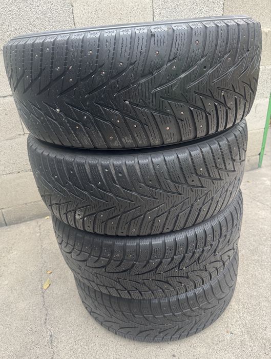 Продам комплект зимней резина RoadX R17