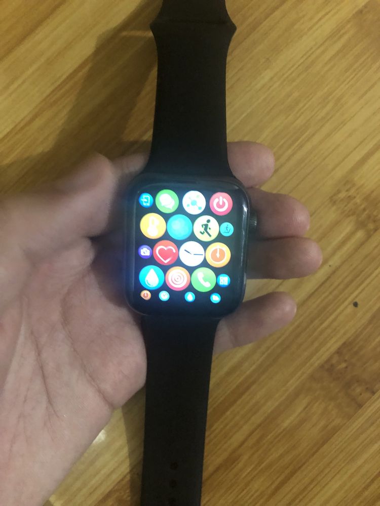 Продаю Apple watch СРОЧНА нужны деньги