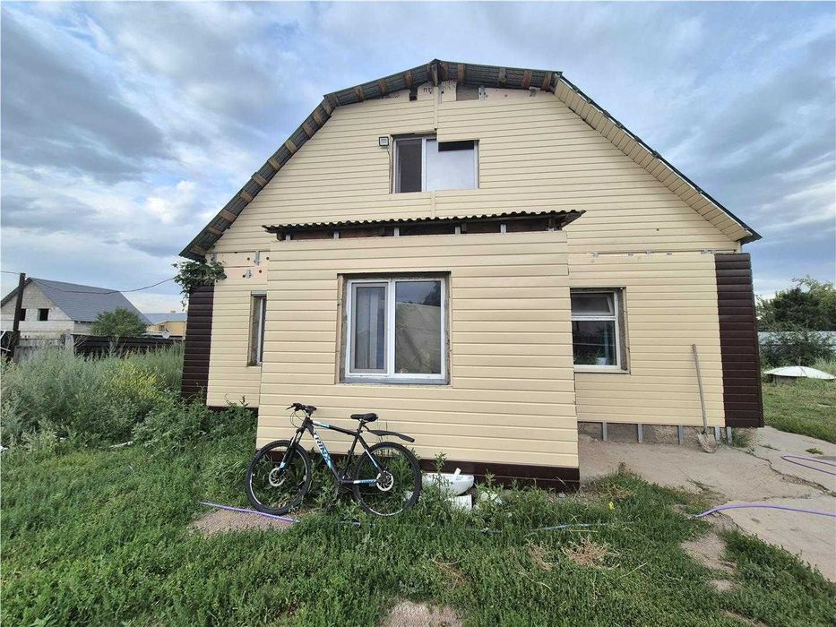 Продам дом в Отрадном, 4 комнатный, 2 этажа, 1эт уже жилой.