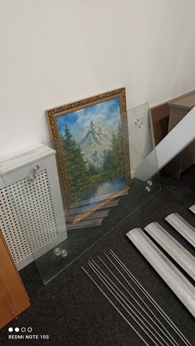 Продам стеклянный стол