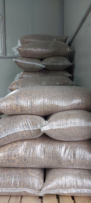 Hrană păsări și porumbei * amestec semințe/cereale ; Mancare Porumbei