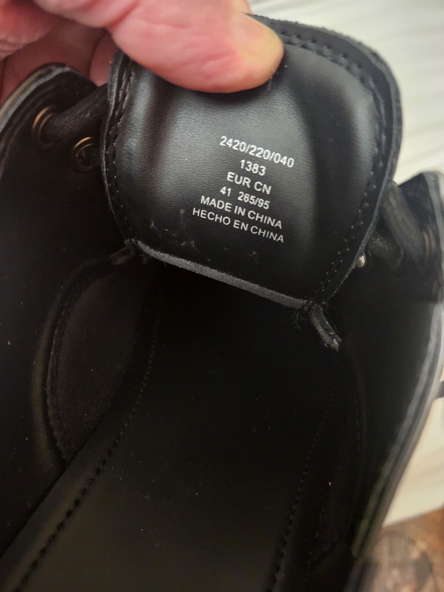 Обувки на ZARA .